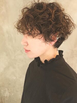 22年春 外国人風パーマ ショートの人気ヘアスタイル 髪型 ヘアアレンジ Yahoo Beauty