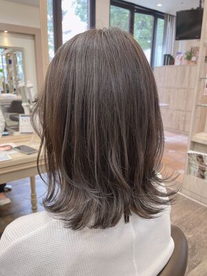 グレーアッシュ ミディアムの髪型 ヘアスタイル ヘアカタログ 人気順 Yahoo Beauty ヤフービューティー