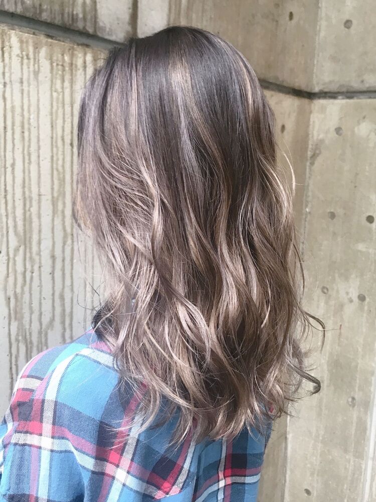 バレイヤージュカラーハイライトカラー外ハネボブアッシュブラウンネオウルフ Merry メリー Akiの髪型 ヘアスタイル ヘアカタログ情報 Yahoo Beauty ヤフービューティー