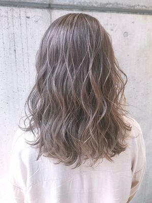 22年春 アッシュカラーの人気ヘアスタイル 髪型 ヘアアレンジ Yahoo Beauty