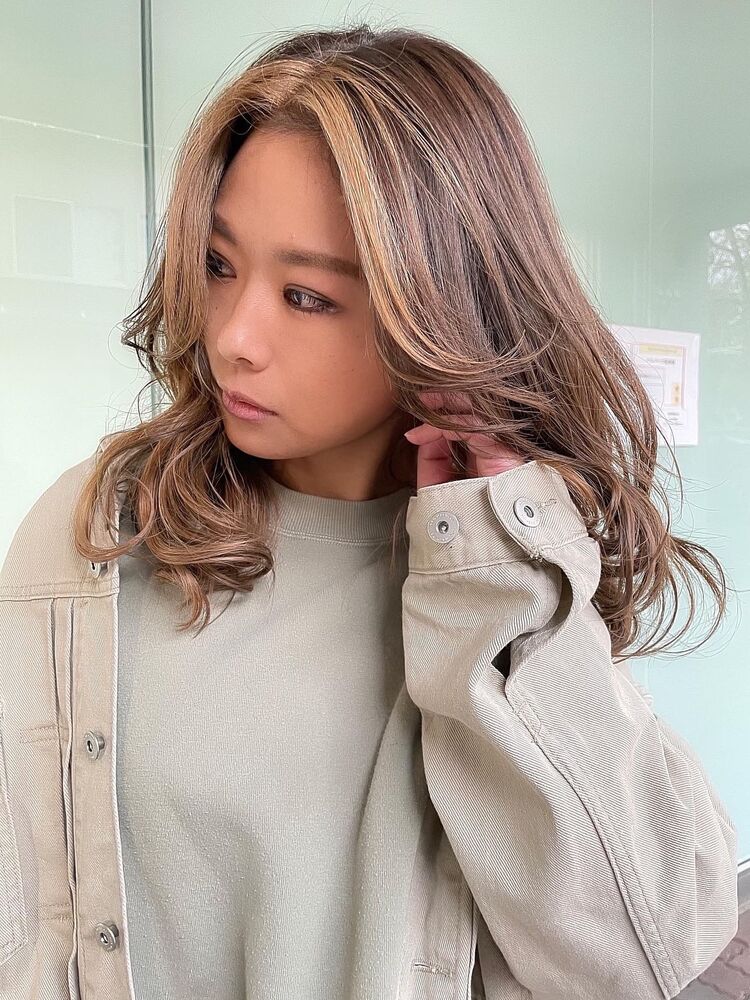 インナーカラーと フェイスフレーミング カーテンバングの今時ヘアです 佐藤タカヒロのヘアスタイル情報 Yahoo Beauty