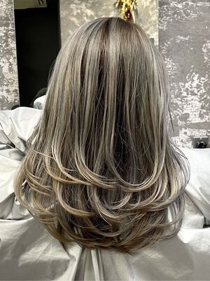 21年夏 シルバーアッシュ ミディアムの新着ヘアスタイル 髪型 ヘアアレンジ Yahoo Beauty