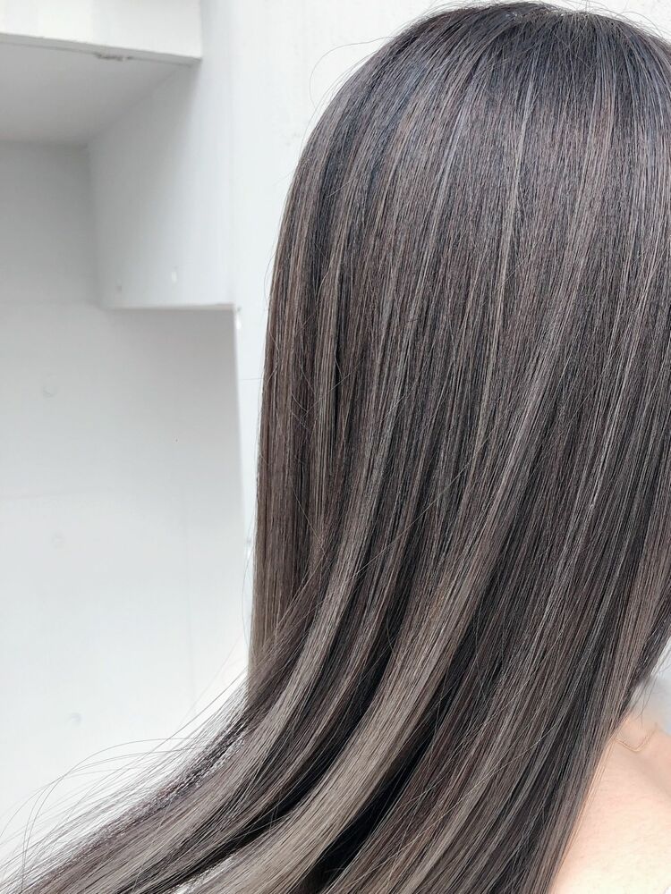 ハイライト バレイヤージュ Shun カリーナ コークス の髪型 ヘアスタイル ヘアカタログ情報 Yahoo Beauty ヤフービューティー