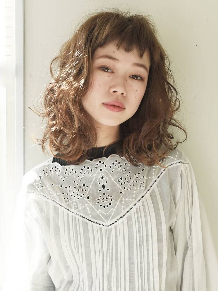 ミディアムおしゃれくるくるパーマ Juno ユノ 旧 Lepes ユノ 山口華絵 中目黒juno の髪型 ヘアスタイル ヘアカタログ情報 Yahoo Beauty ヤフービューティー