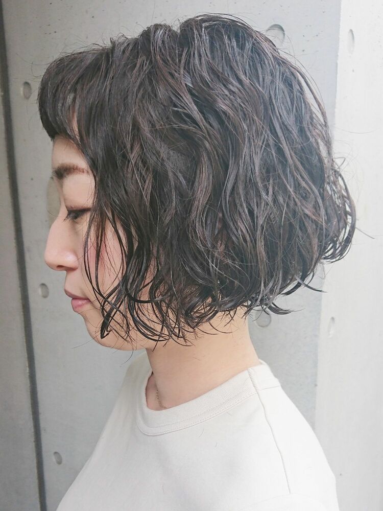 アゴラインの切りっぱなしボブのくるくるパーマ Lepes リーピース 山口華絵 中目黒lepes のヘアスタイル情報 Yahoo Beauty