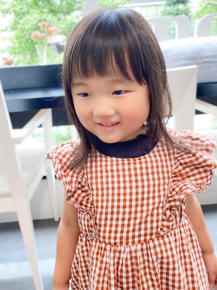 子供の前髪は短めが可愛い キッズ女の子 夏のヘアカット Amoute アムティ Hiro Amouteのヘアスタイル情報 Yahoo Beauty