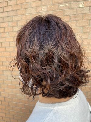 21年秋冬 スパイラルパーマ ミディアムの新着ヘアスタイル 髪型 ヘアアレンジ Yahoo Beauty