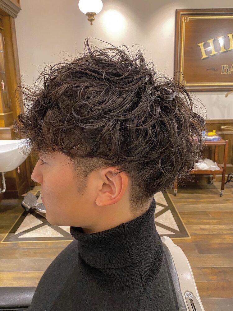 秋冬流行スタイル 女子ウケ かっこいい髪型no 1 ツーブロック マッシュ スパイラルパーマ Hiro Ginza Barber Shop 神楽坂店 ヒロギンザ バーバーショップ カグラザカテン 鈴木 優樹の髪型 ヘアスタイル ヘアカタログ情報 Yahoo Beauty ヤフービューティー