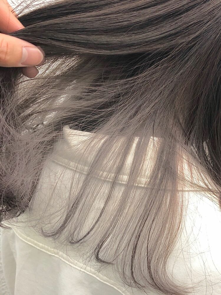 インナーカラー ミルクティーグレー ｗ ワット 新宿 ワットシンジュク 韓国hairヨシナリ のヘアスタイル情報 Yahoo Beauty