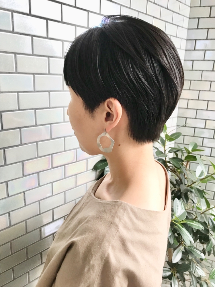 Vie つばさ 大人可愛いショート ボブが得意 黒髪でもステキなベリーショート Vie 青山 表参道 ヴィー アオヤマオモテサンドウ つばさの髪型 ヘアスタイル ヘアカタログ情報 Yahoo Beauty ヤフービューティー