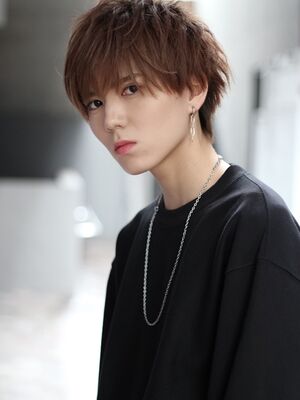 メンズ ミディアムウルフの髪型 ヘアスタイル ヘアカタログ 人気順 Yahoo Beauty ヤフービューティー