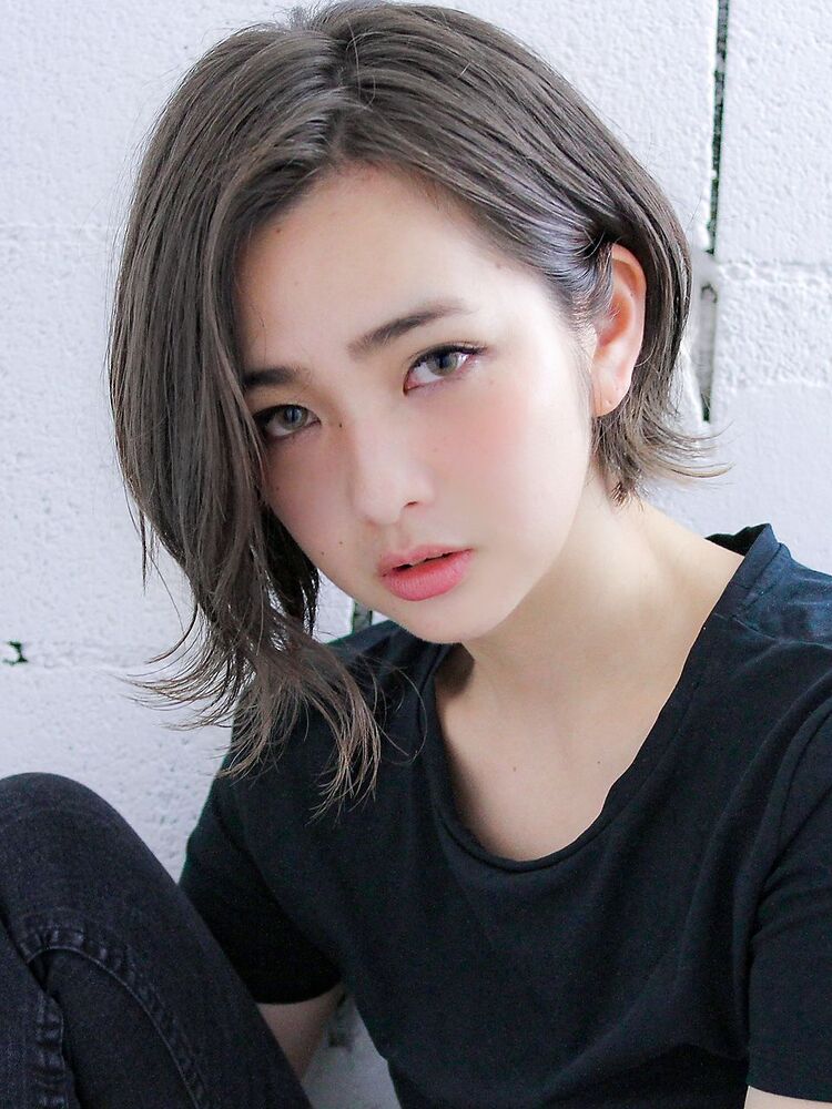 前下がりショートボブ 色素薄めアッシュグレー 暗髪透明感 L エル Hiroのヘアスタイル情報 Yahoo Beauty