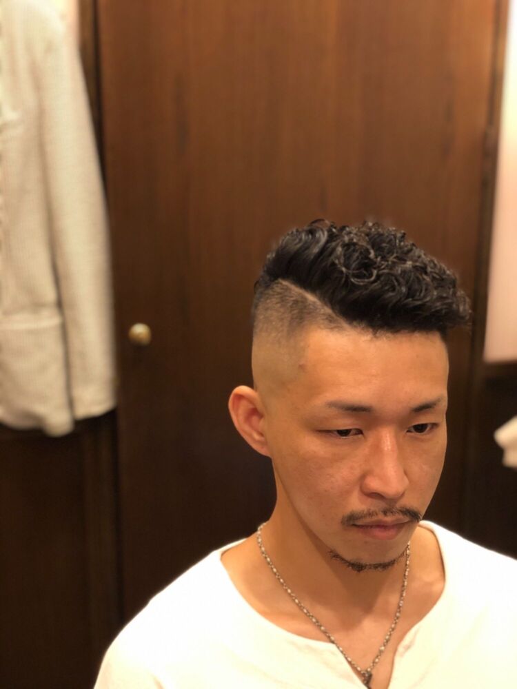 震災刈り スキンフェード ハードパーマ Hiro Ginza Barber Shop 新宿店 ヒロギンザバーバーショップ シンジュクテン 山口佳汰のヘアスタイル情報 Yahoo Beauty