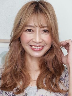 21年夏 外国人風パーマ ロングの新着ヘアスタイル 髪型 ヘアアレンジ Yahoo Beauty